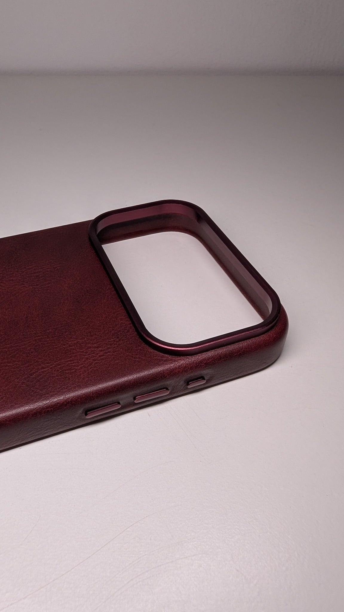 ELVQ Bordeaux Alcantara interior and MagSafe ring